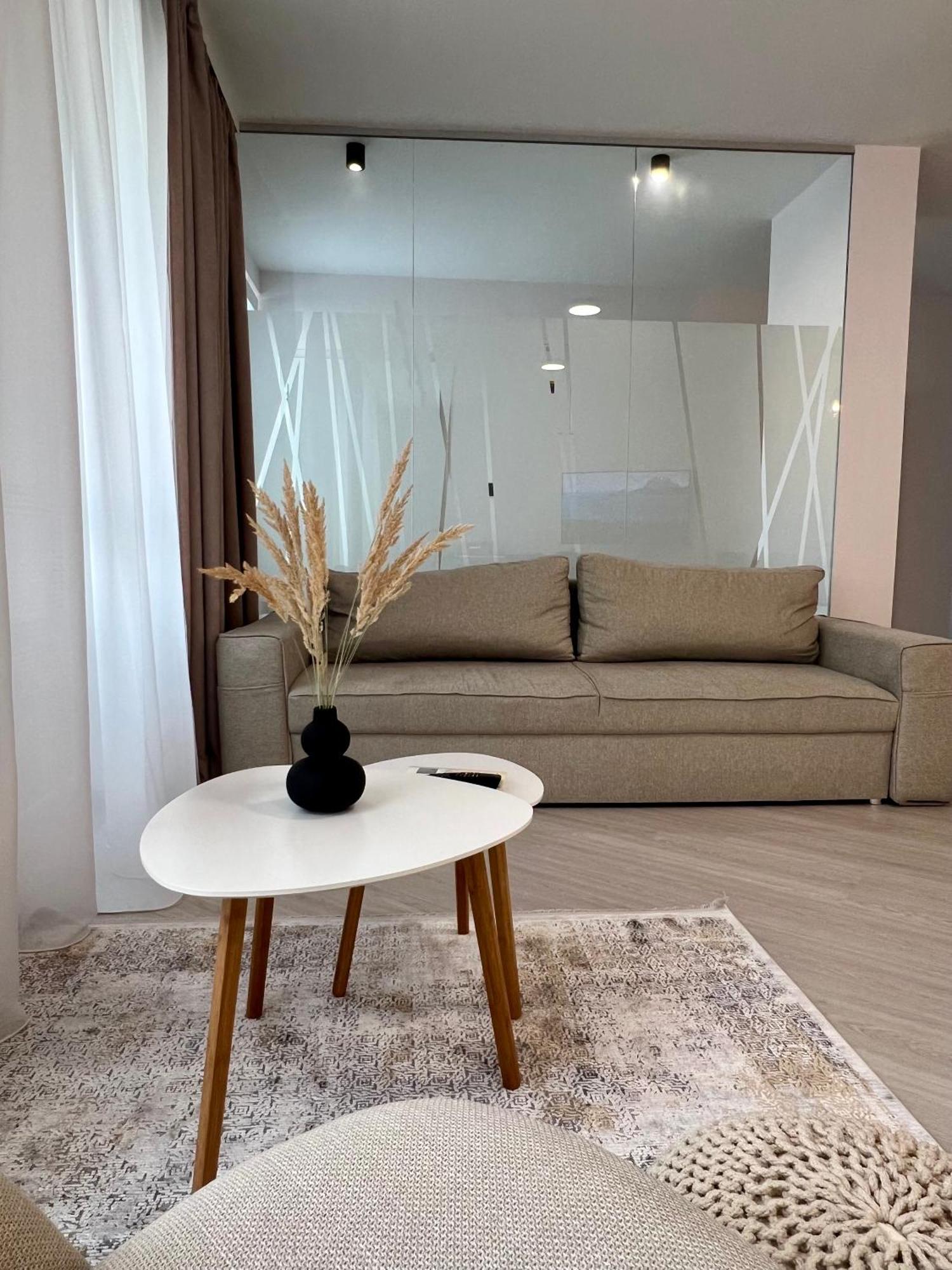 Skau Piano Family & Business Apartment Free Parking บราติสลาวา ภายนอก รูปภาพ